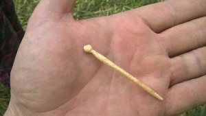 Photograph of full bone hair pin found in Trench D (Copyright: Miles Russell, Bournemouth University).