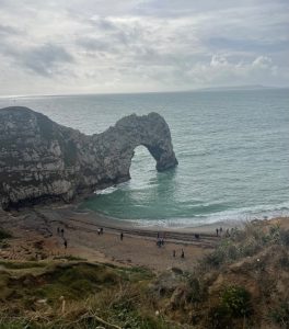 A photo of the arch and beach at Durdle Door